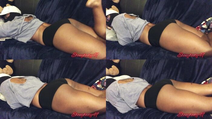 Ebonybooty49 – Laying down blasting bubbly farts