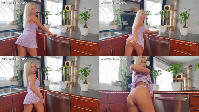Blond Blaster – StepMommy Saved You Sexy Farts