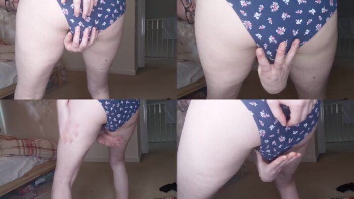 PooGirlSofia – Playing in blue panty mess