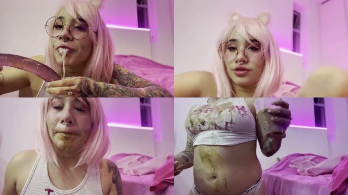 KellyPink18 – Poop eating