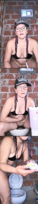 Maiasex – Desperation in the pool due to diarrhea