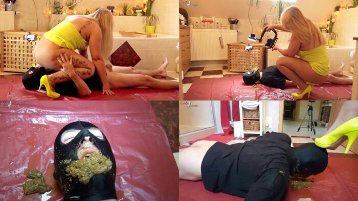 RosellaExtrem – Slave in doggystyle, pooping, in his mouth
