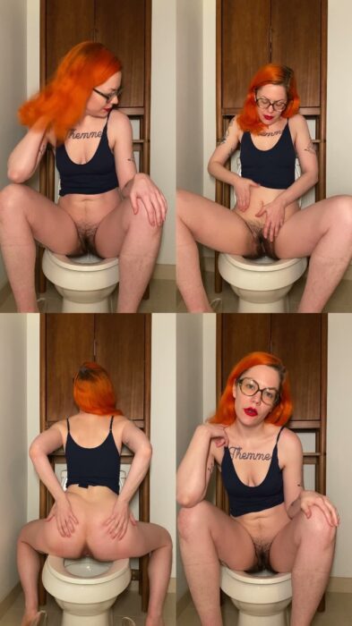 Holly Weird – Holly’s FIRST EVER toilet poop video
